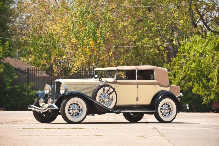  Auburn 8-105 Salon Dual Ratio Convertible Sedan 1933 года  (фото 27 из 48)